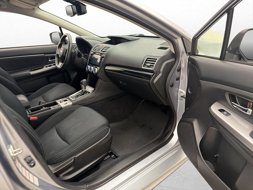 Vehicle Image 25