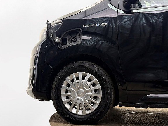 Vehicle Image 26
