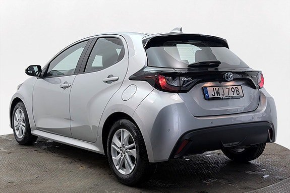 Vehicle Image 9