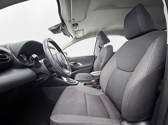 Vehicle Image 12