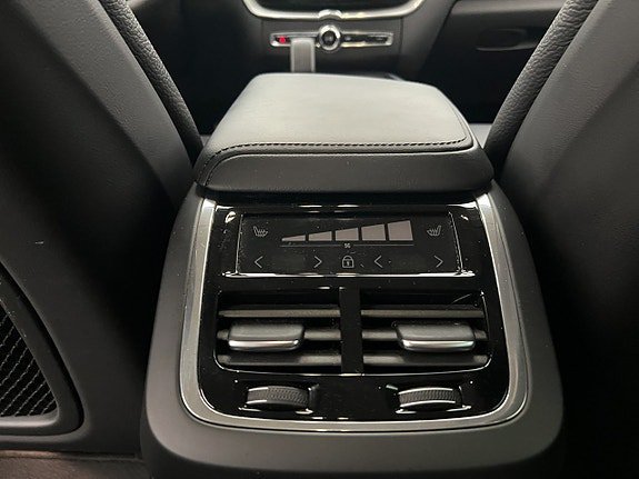 Vehicle Image 34