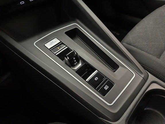 Vehicle Image 26