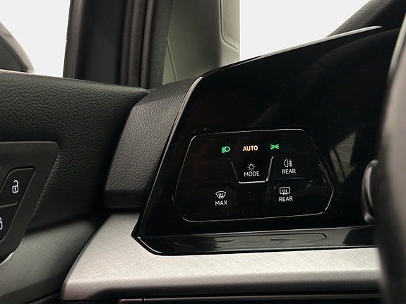 Vehicle Image 27