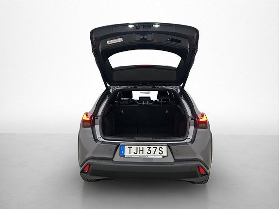 Vehicle Image 32