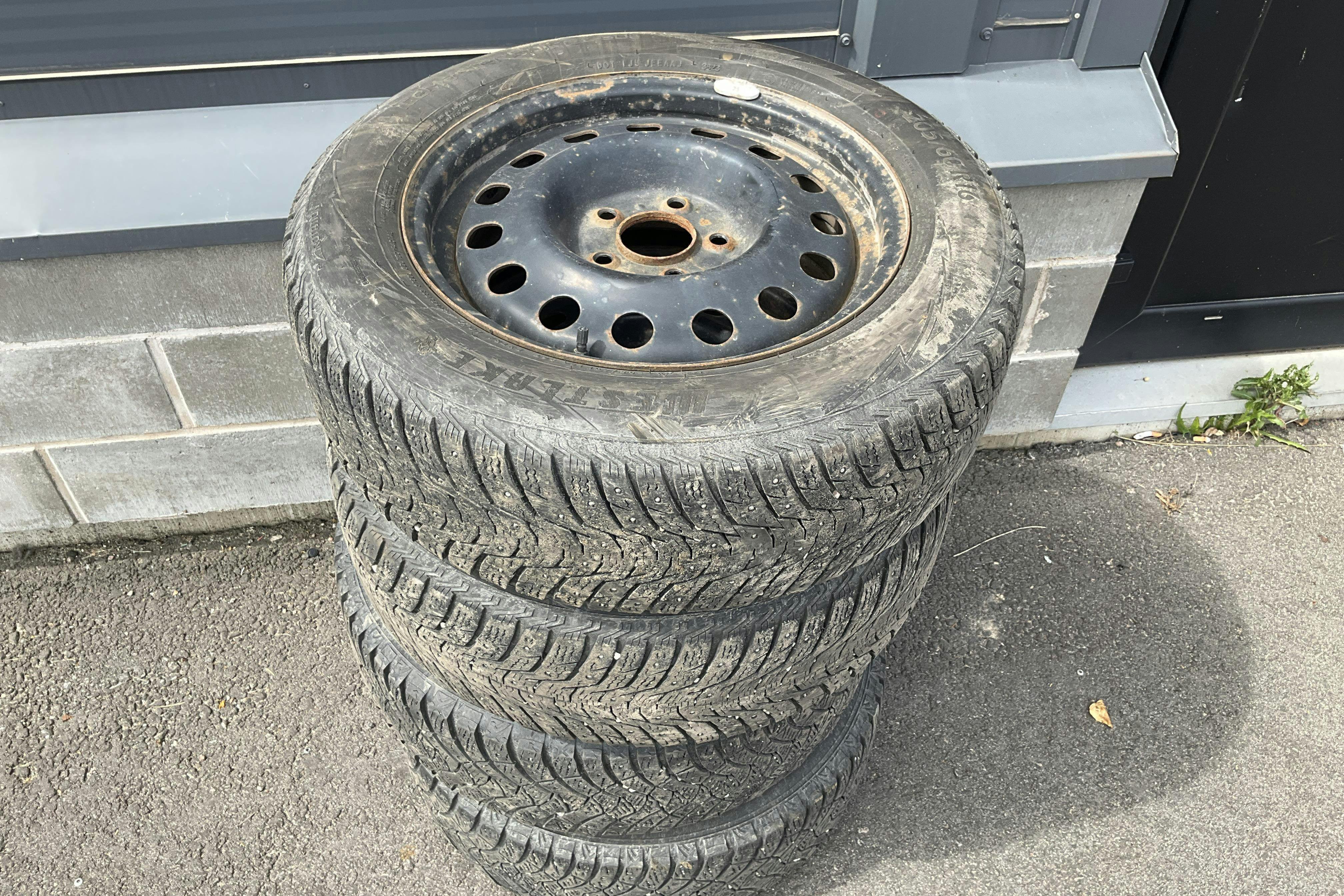 Vehicle Image 16