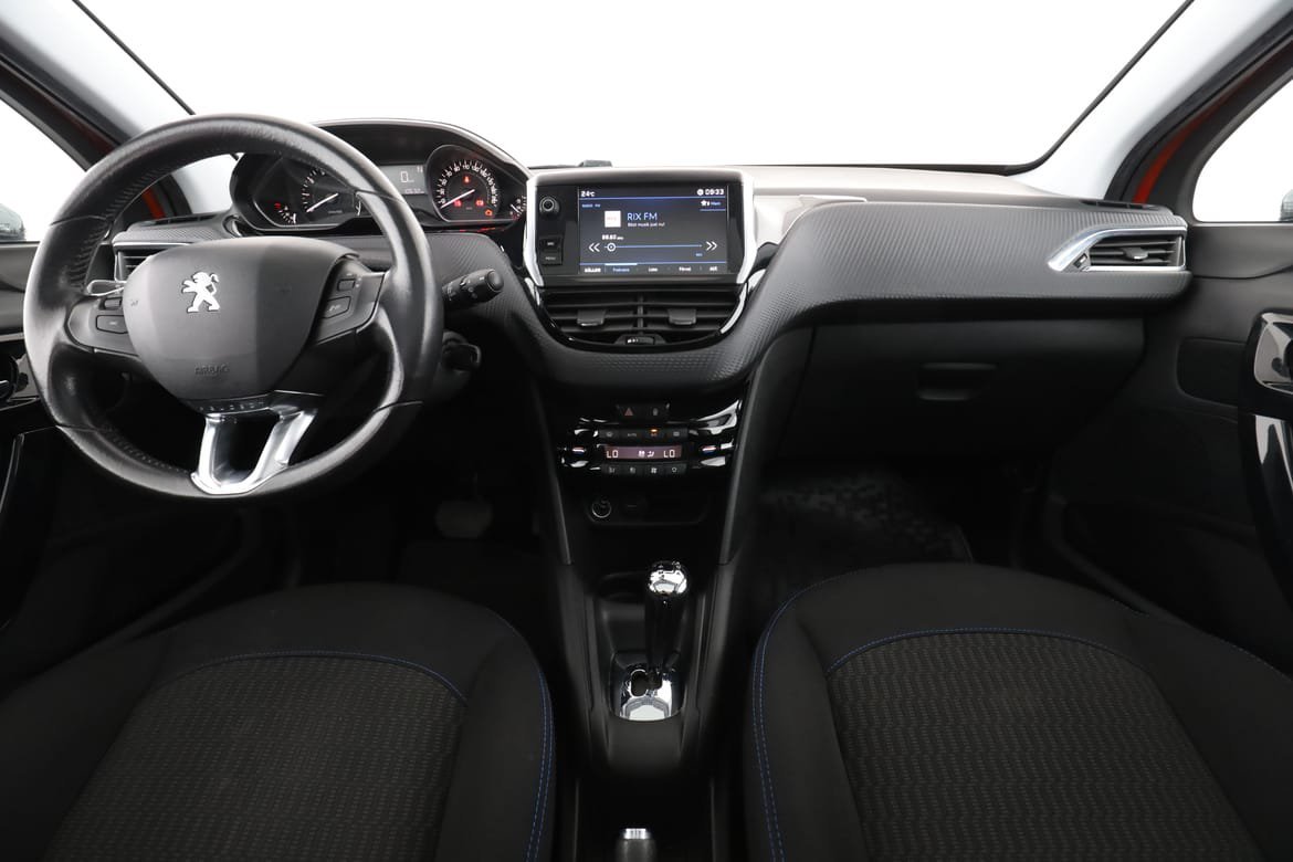 Vehicle Image 13