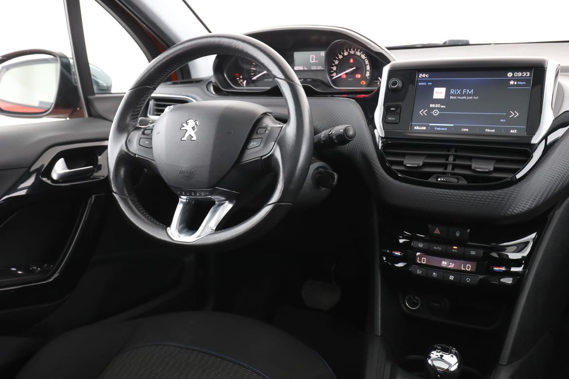 Vehicle Image 14