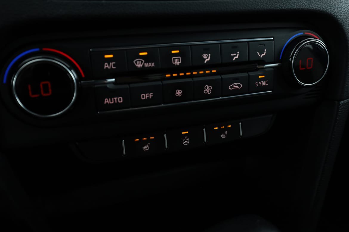 Vehicle Image 25