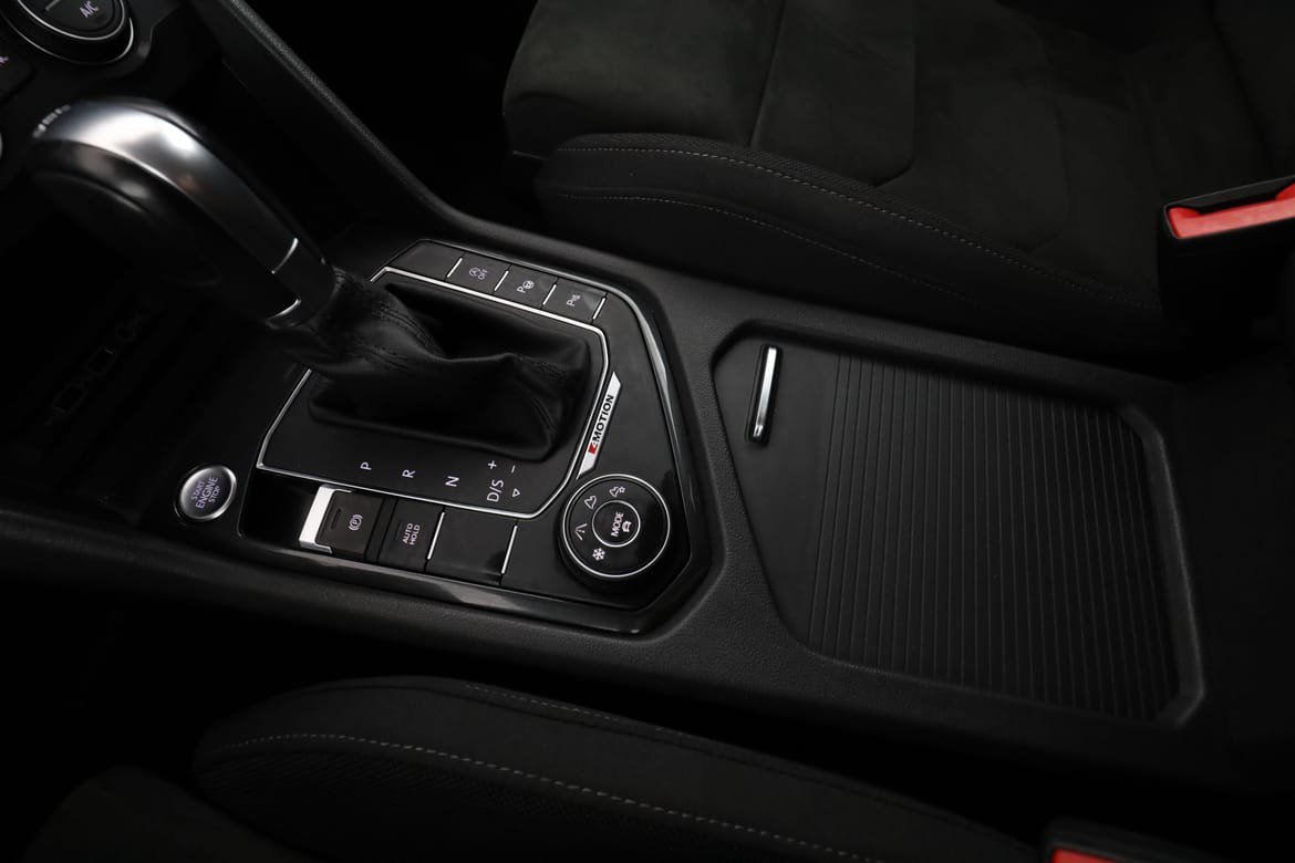 Vehicle Image 25