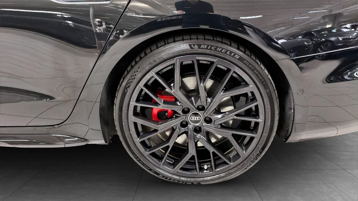 Vehicle Image 6