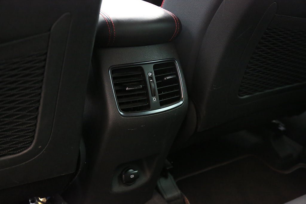 Vehicle Image 28