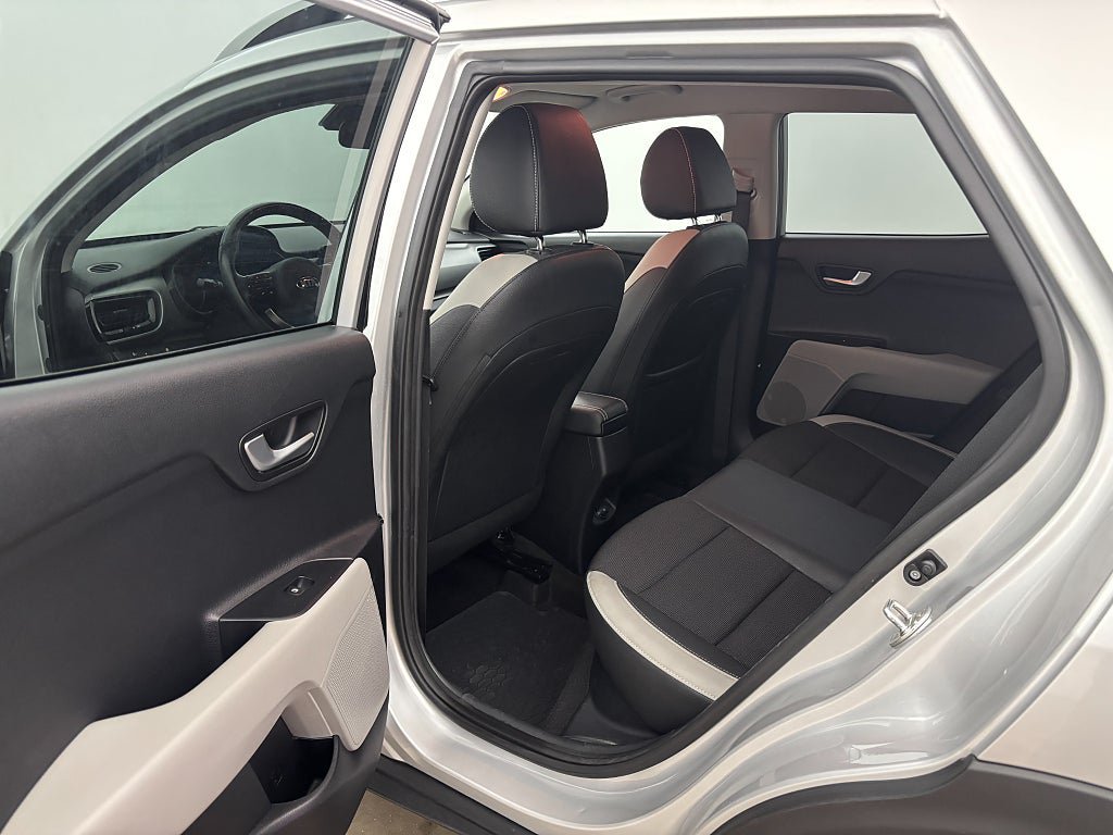 Vehicle Image 14