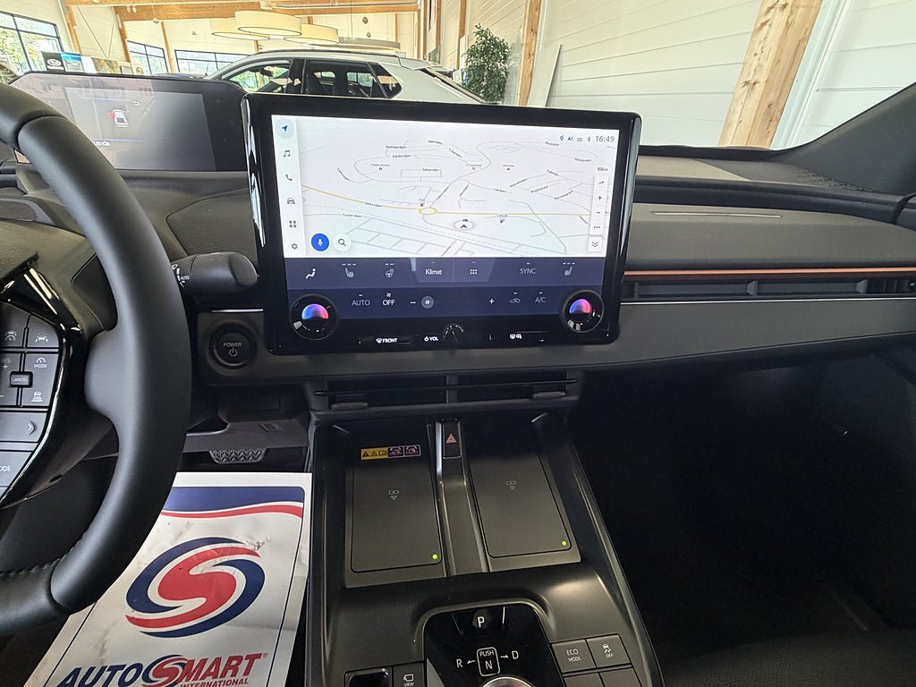 Vehicle Image 16