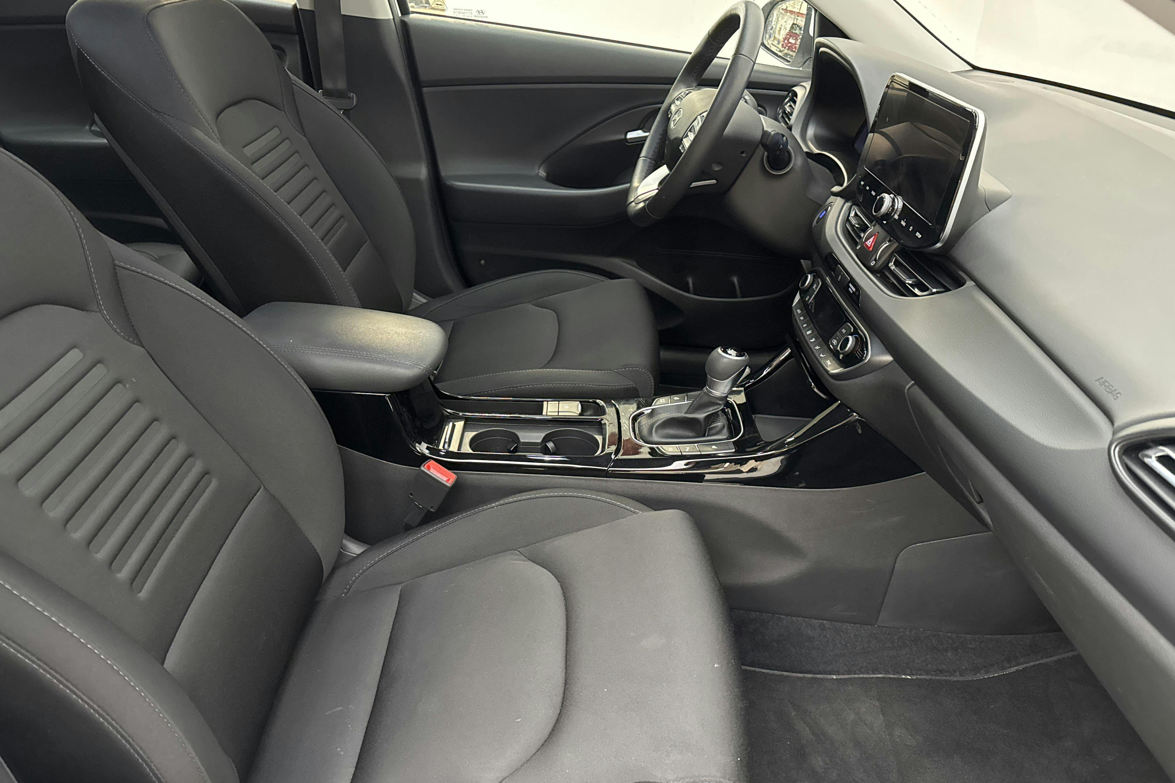 Vehicle Image 7