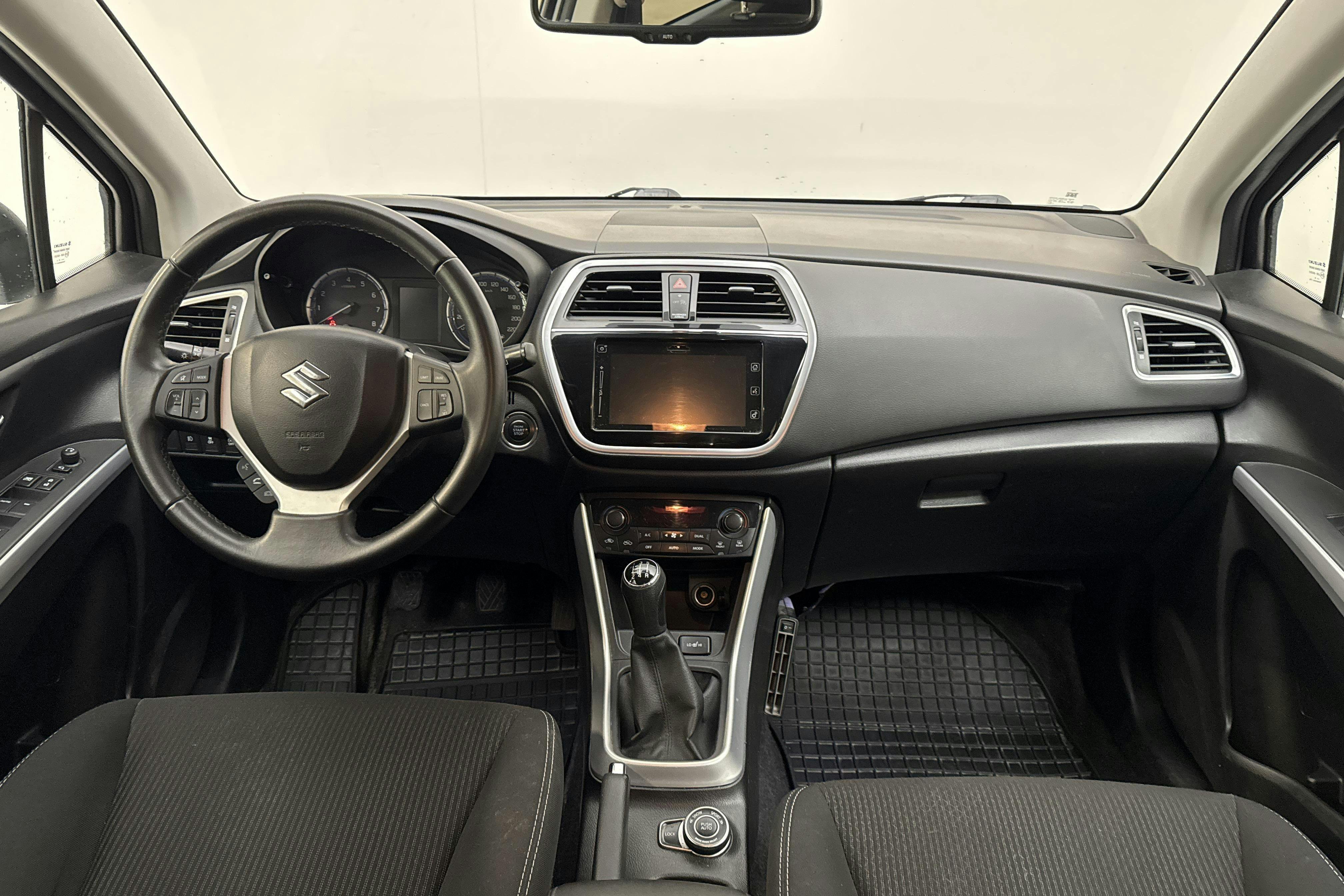 Vehicle Image 6