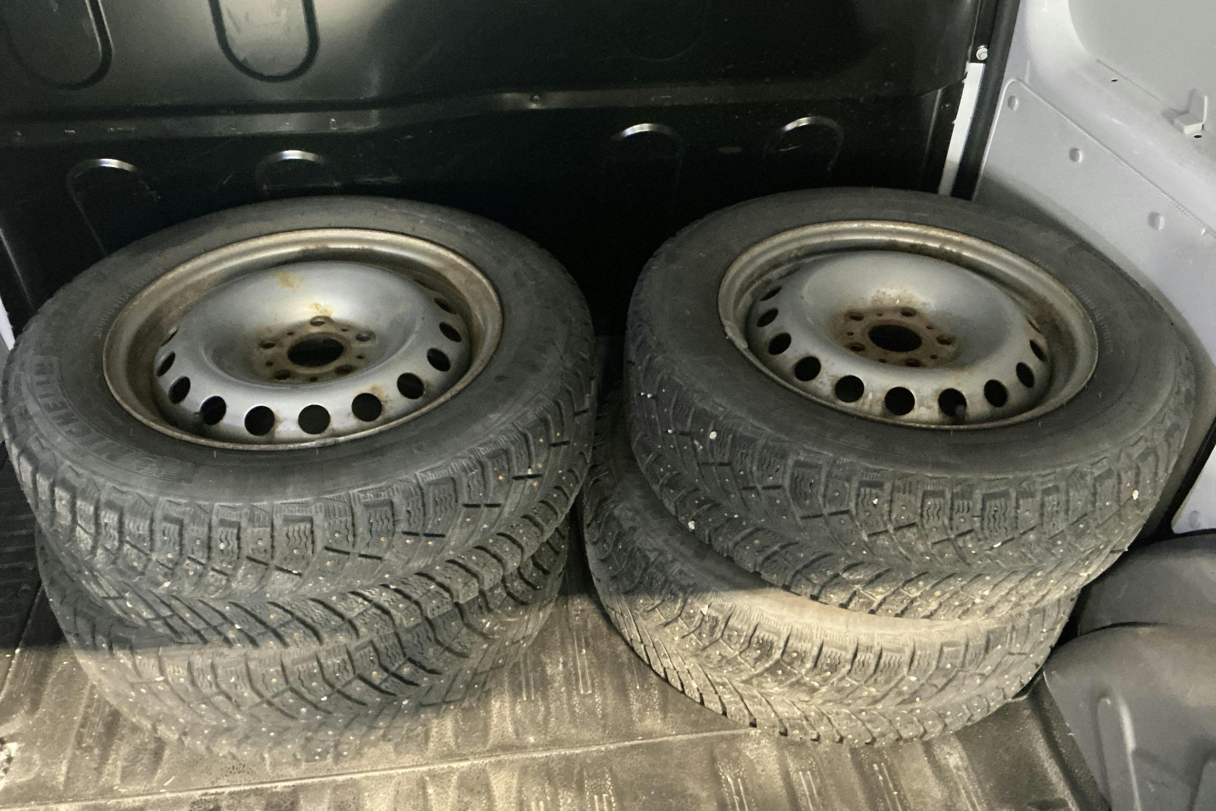 Vehicle Image 10
