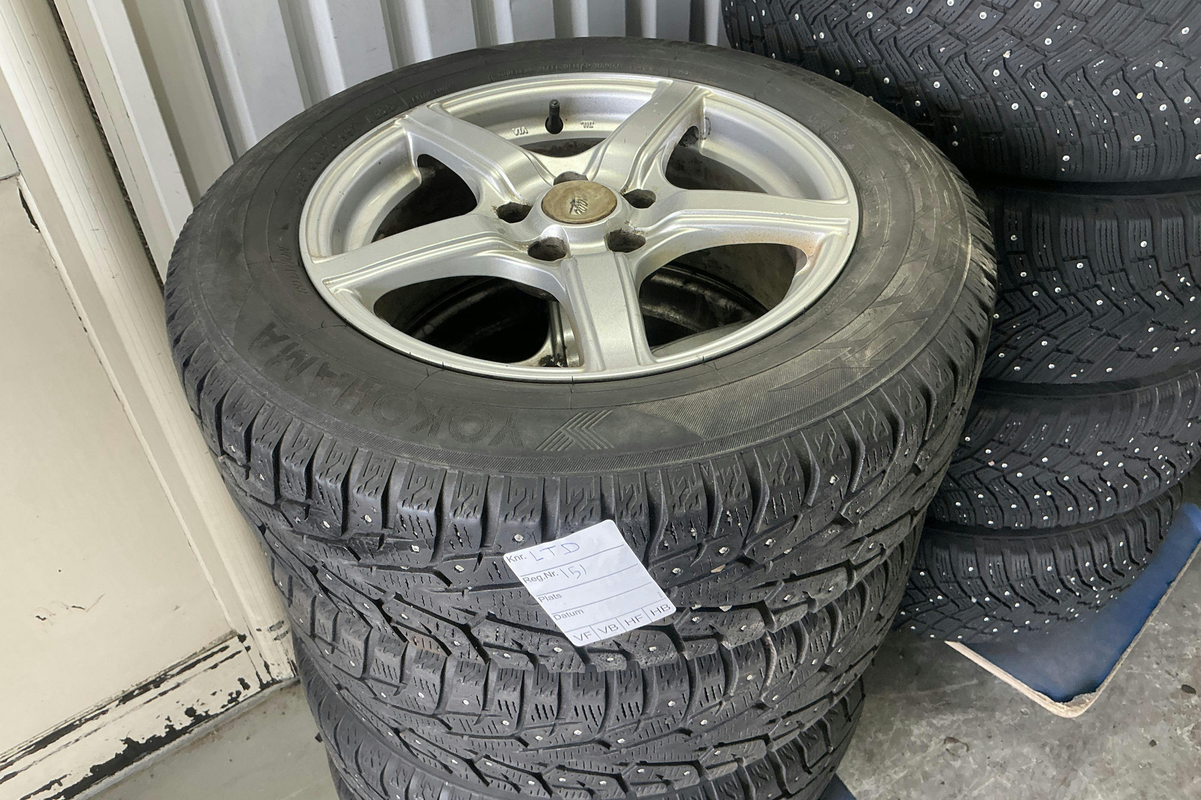 Vehicle Image 11