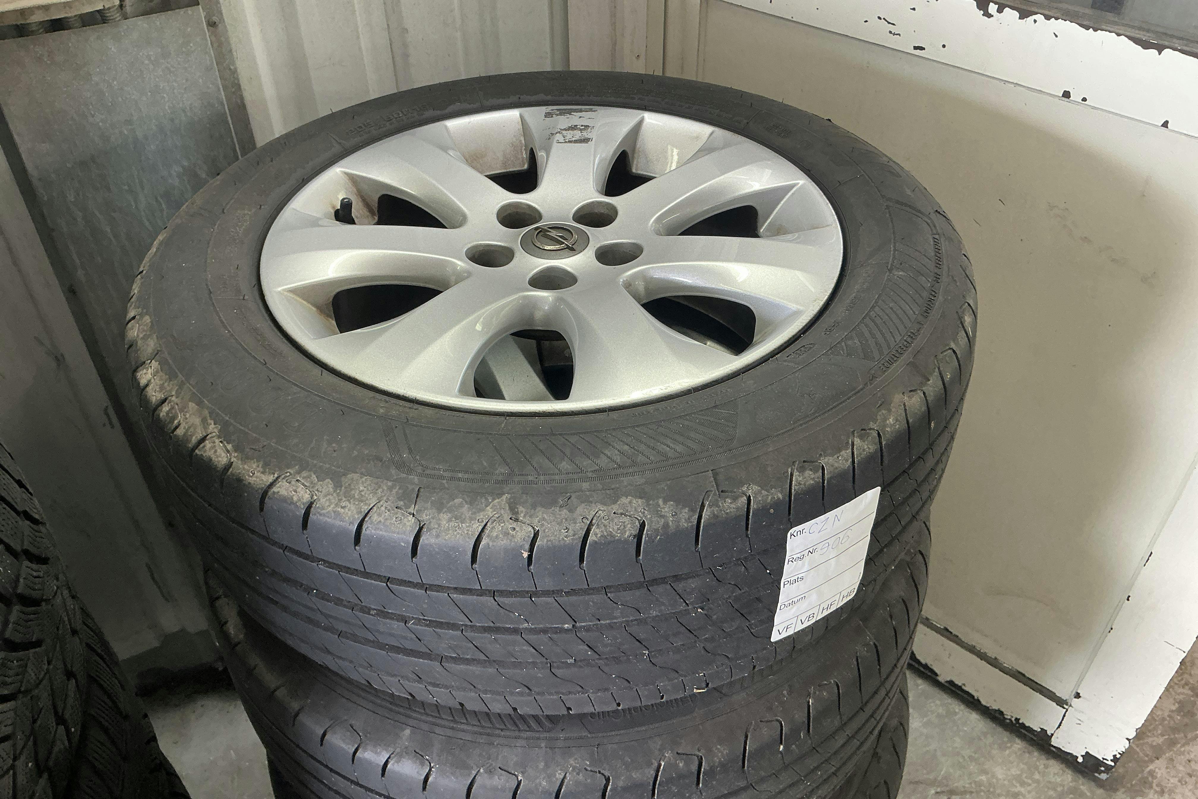 Vehicle Image 11
