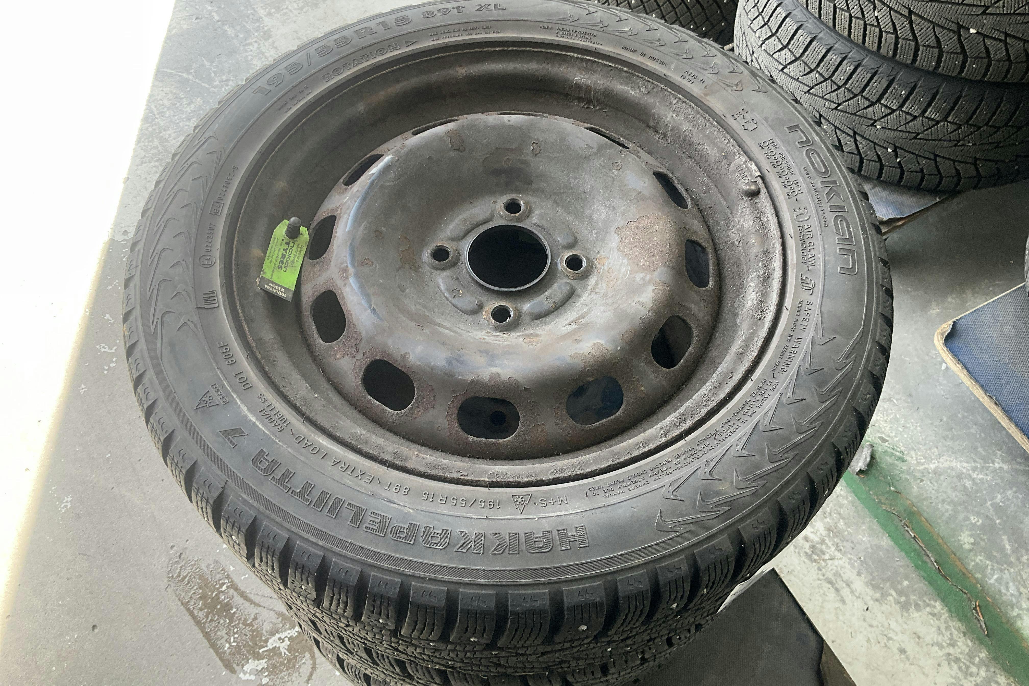 Vehicle Image 11