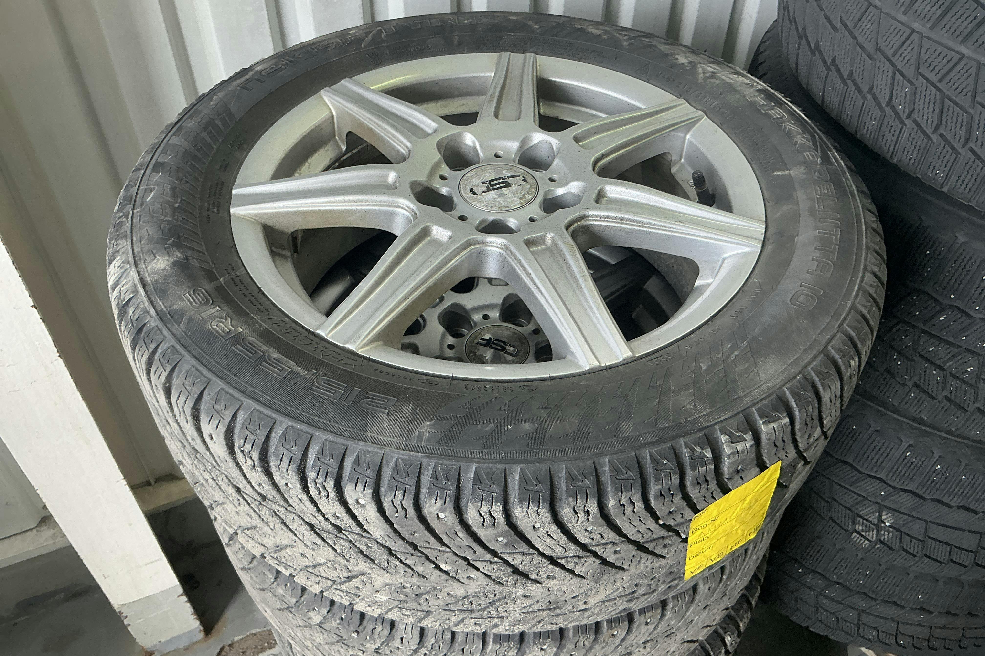 Vehicle Image 12