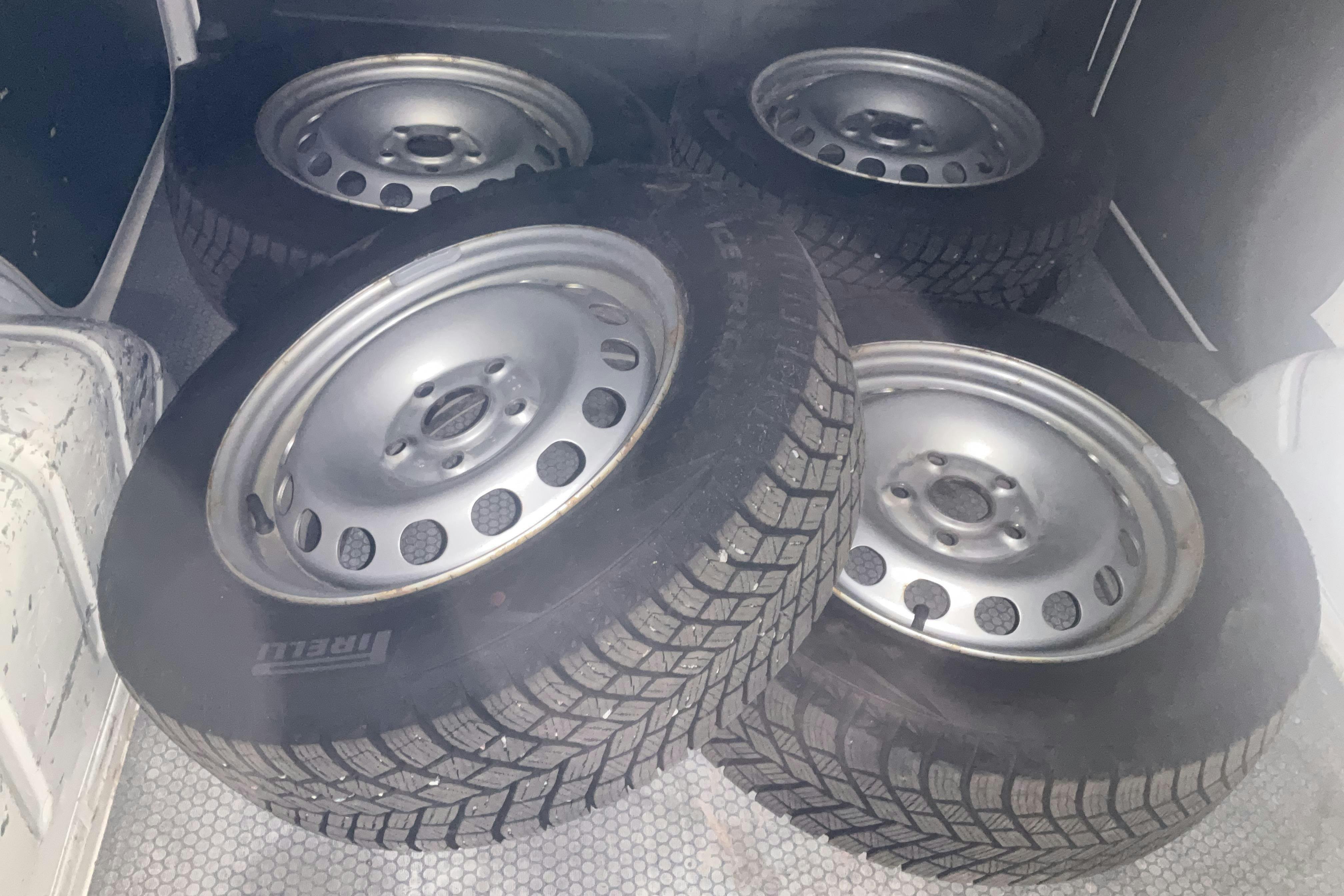 Vehicle Image 10