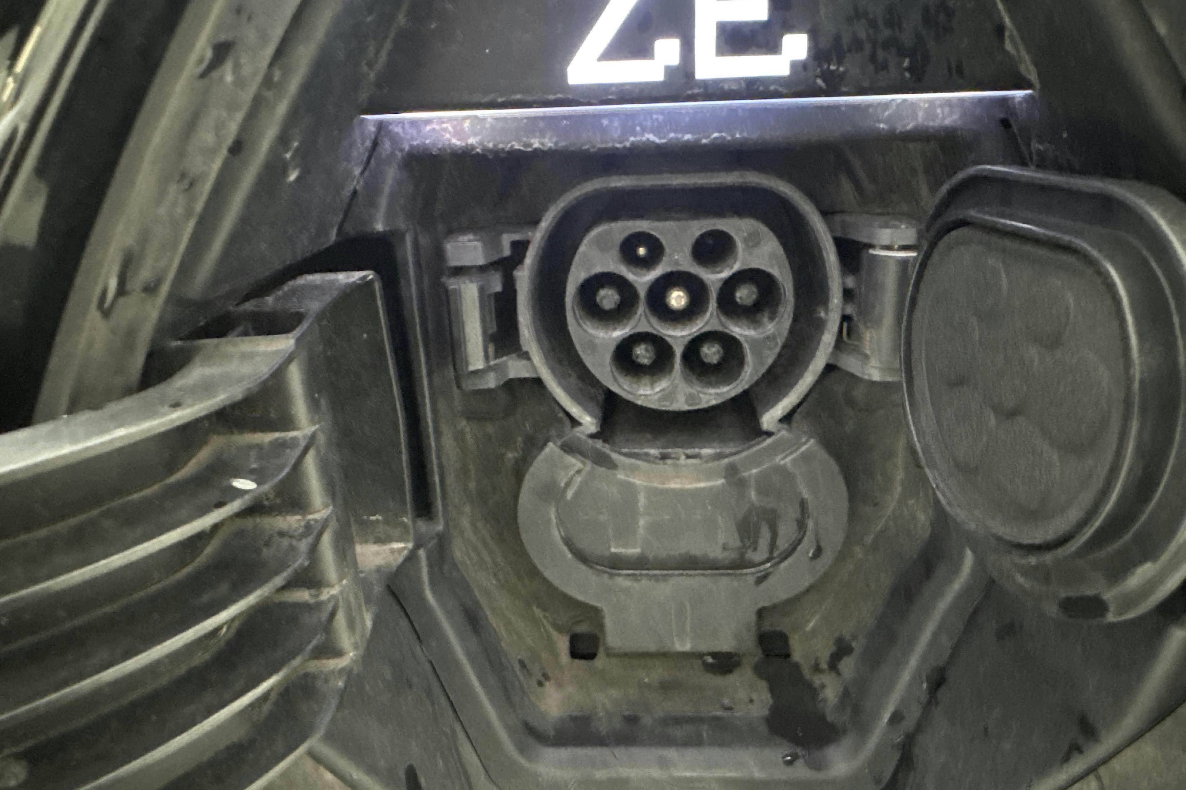 Vehicle Image 12