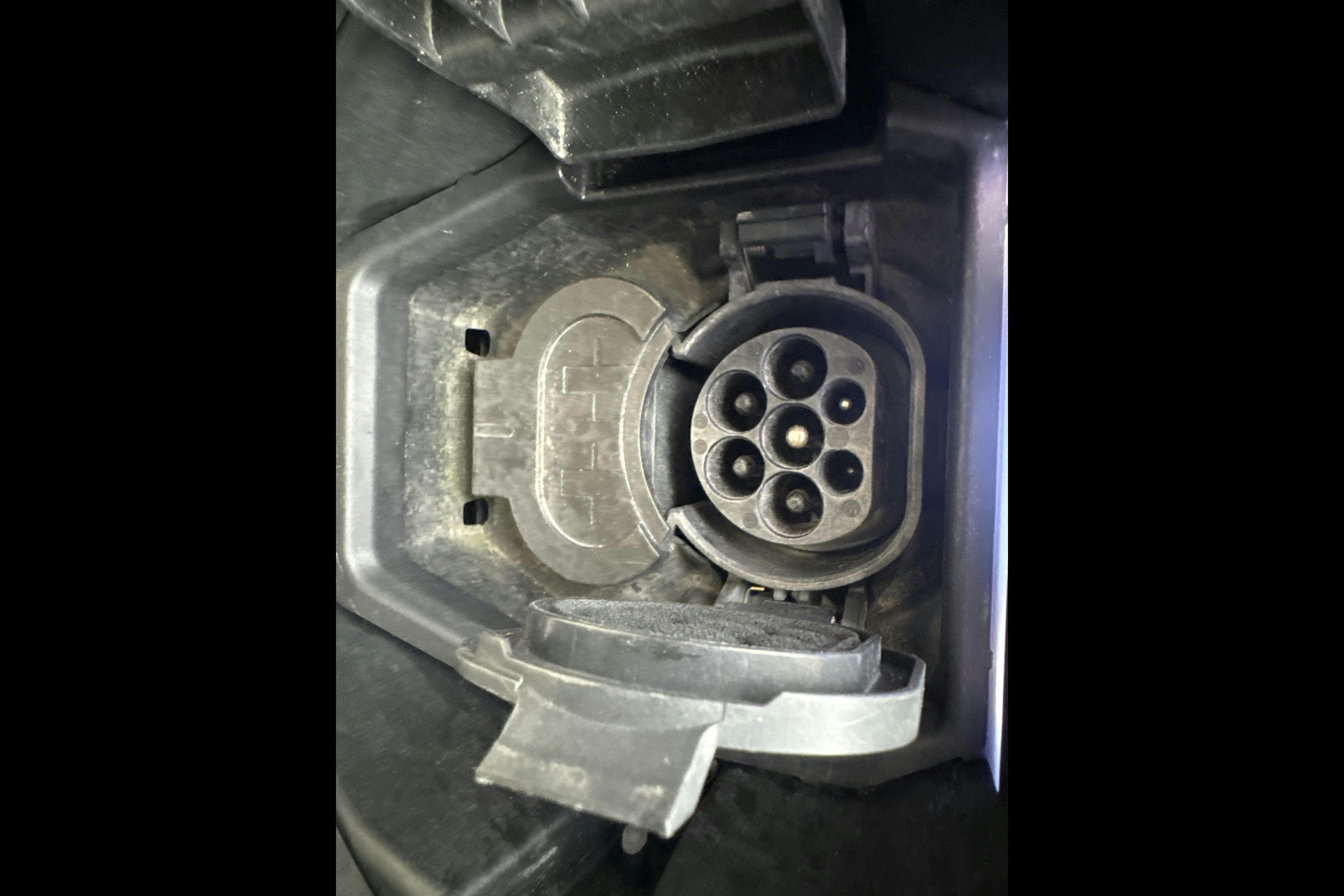 Vehicle Image 12