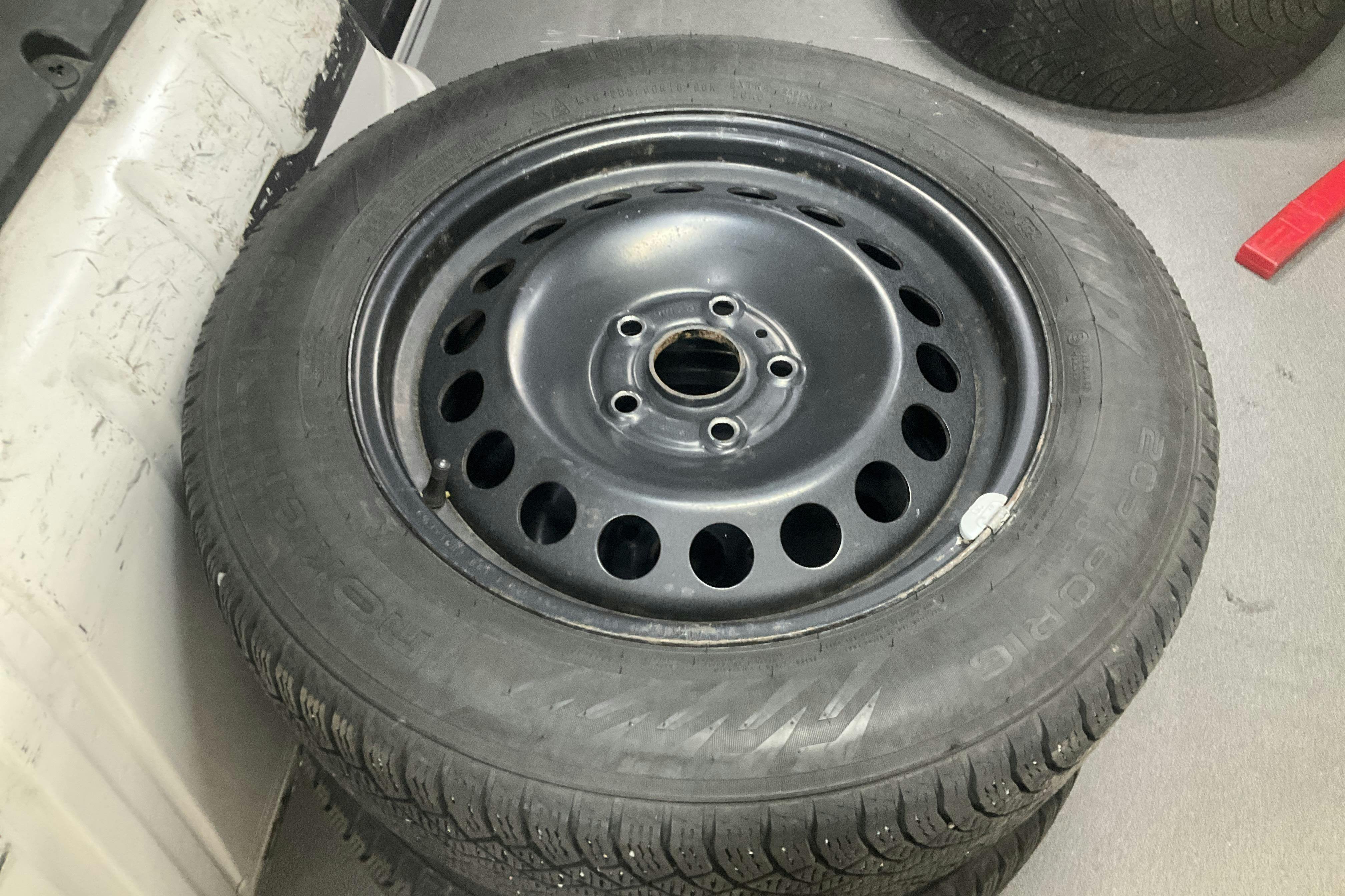 Vehicle Image 13