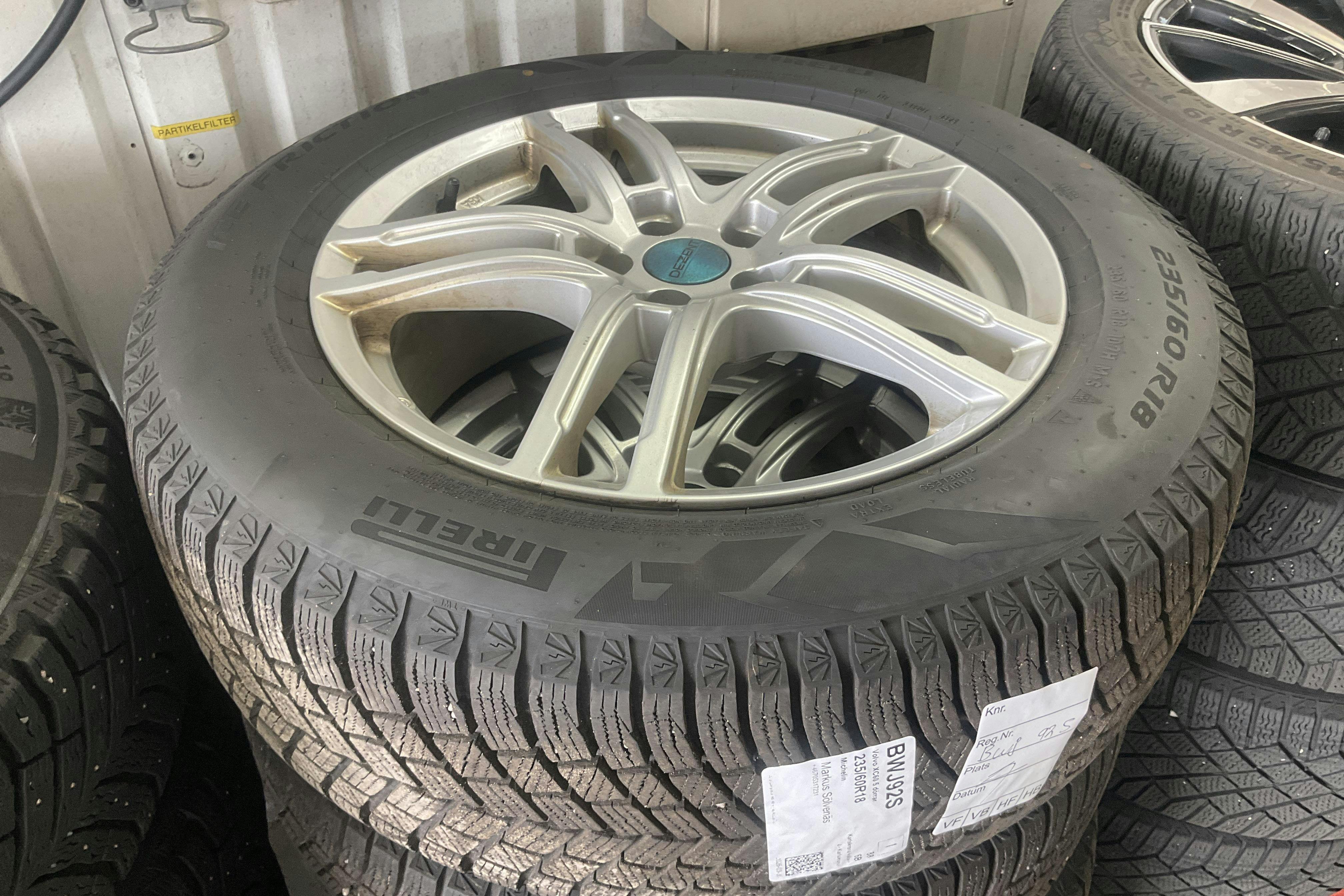Vehicle Image 17
