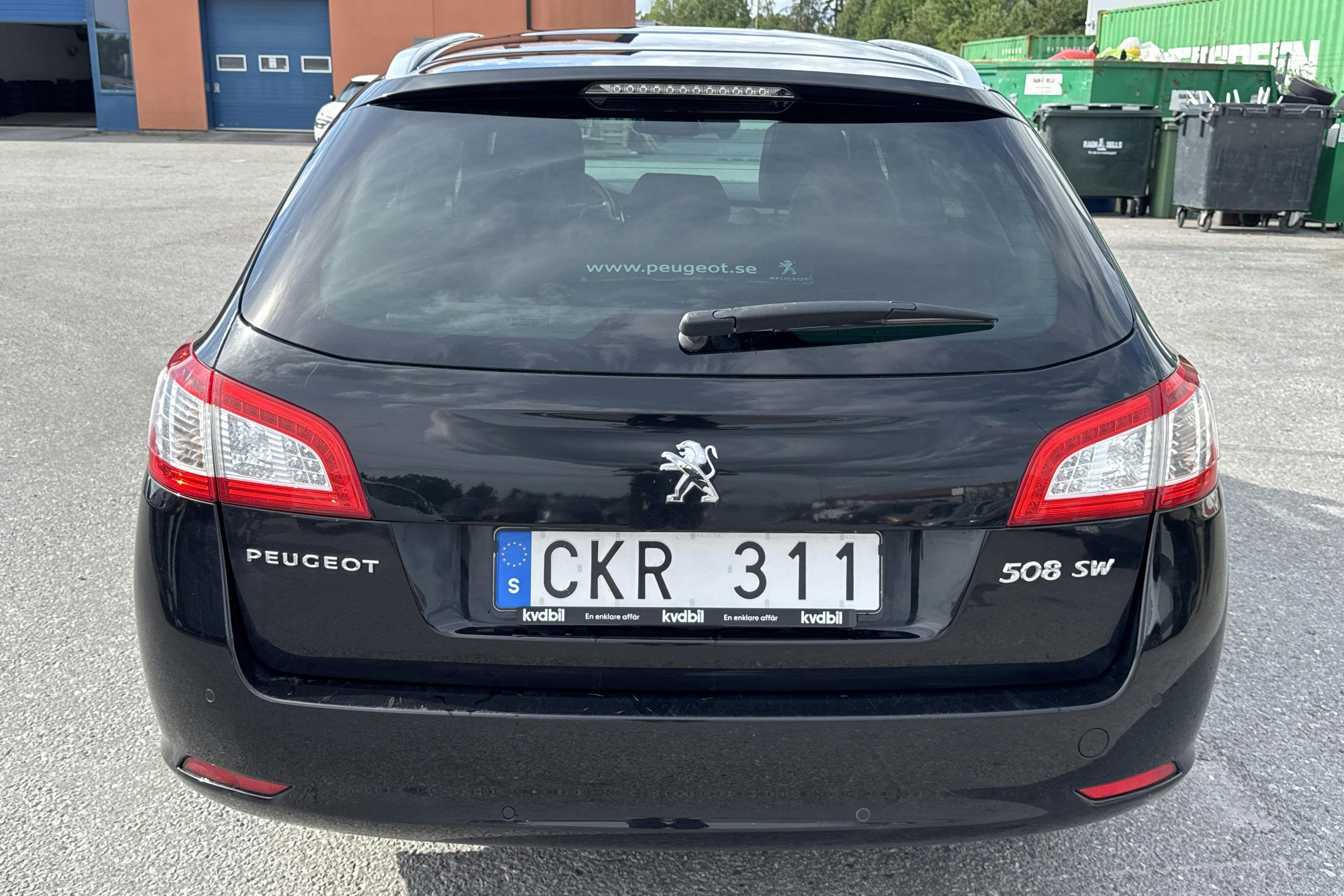 Vehicle Image 6