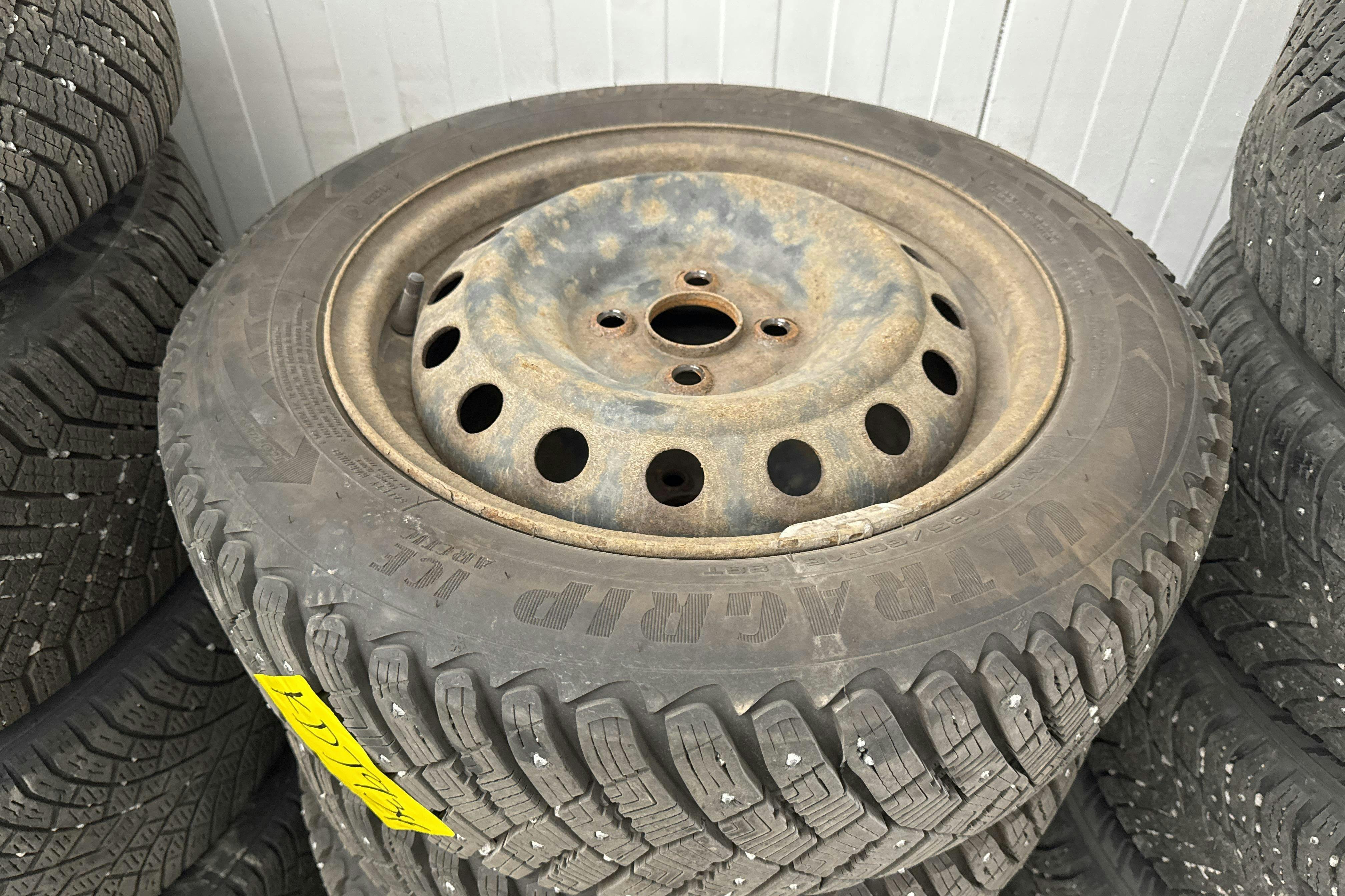 Vehicle Image 14