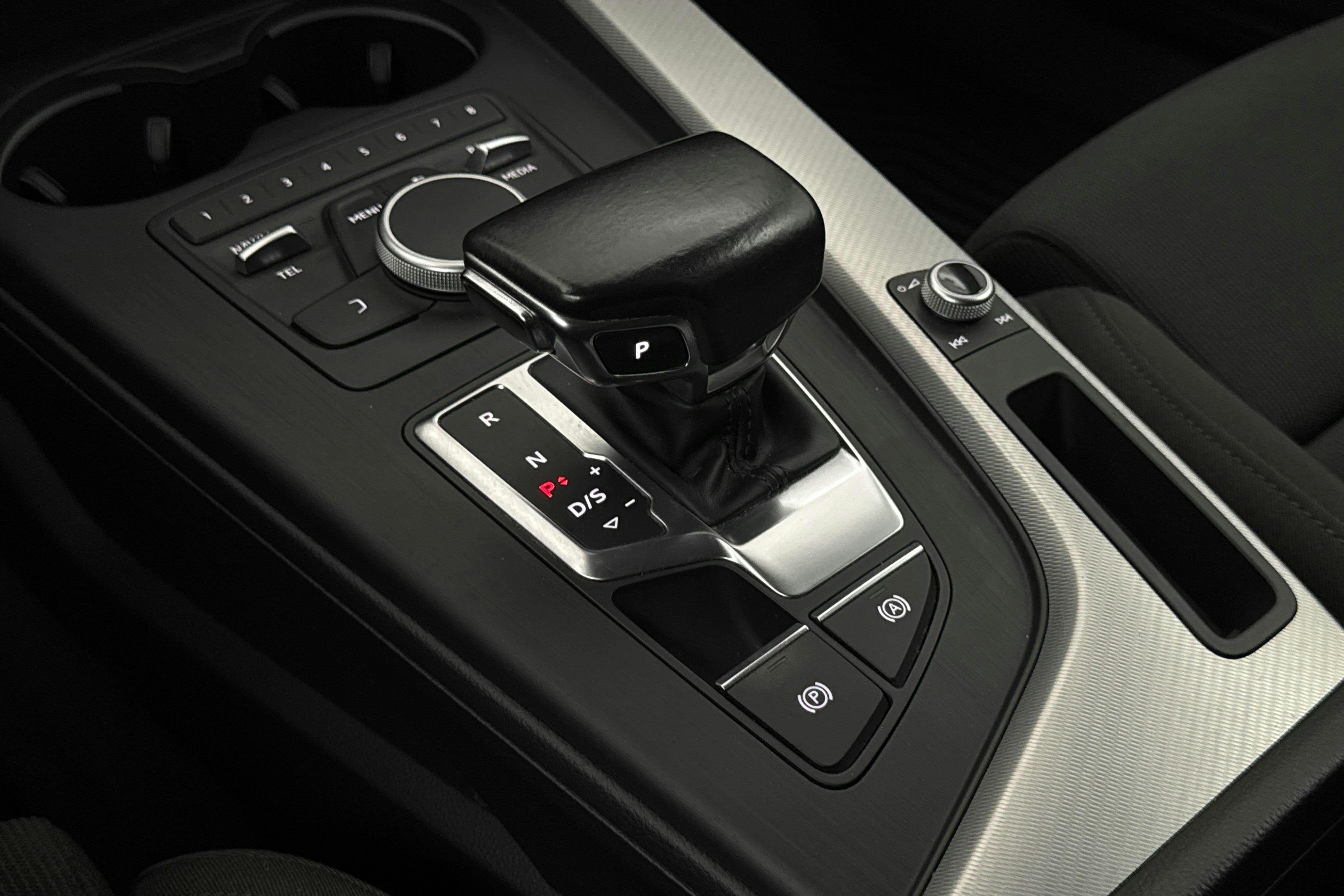 Vehicle Image 15