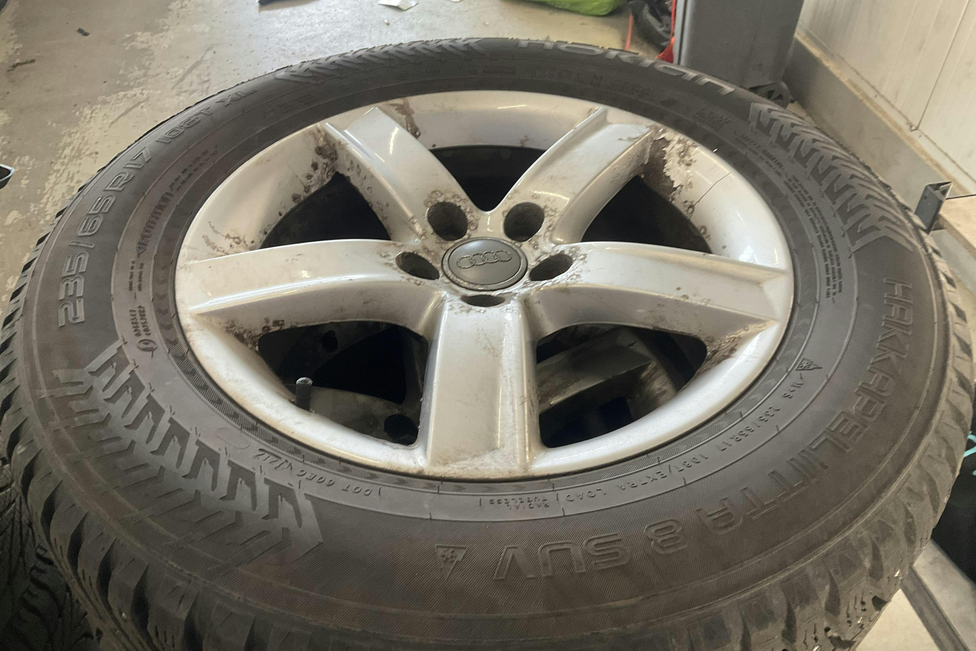 Vehicle Image 14