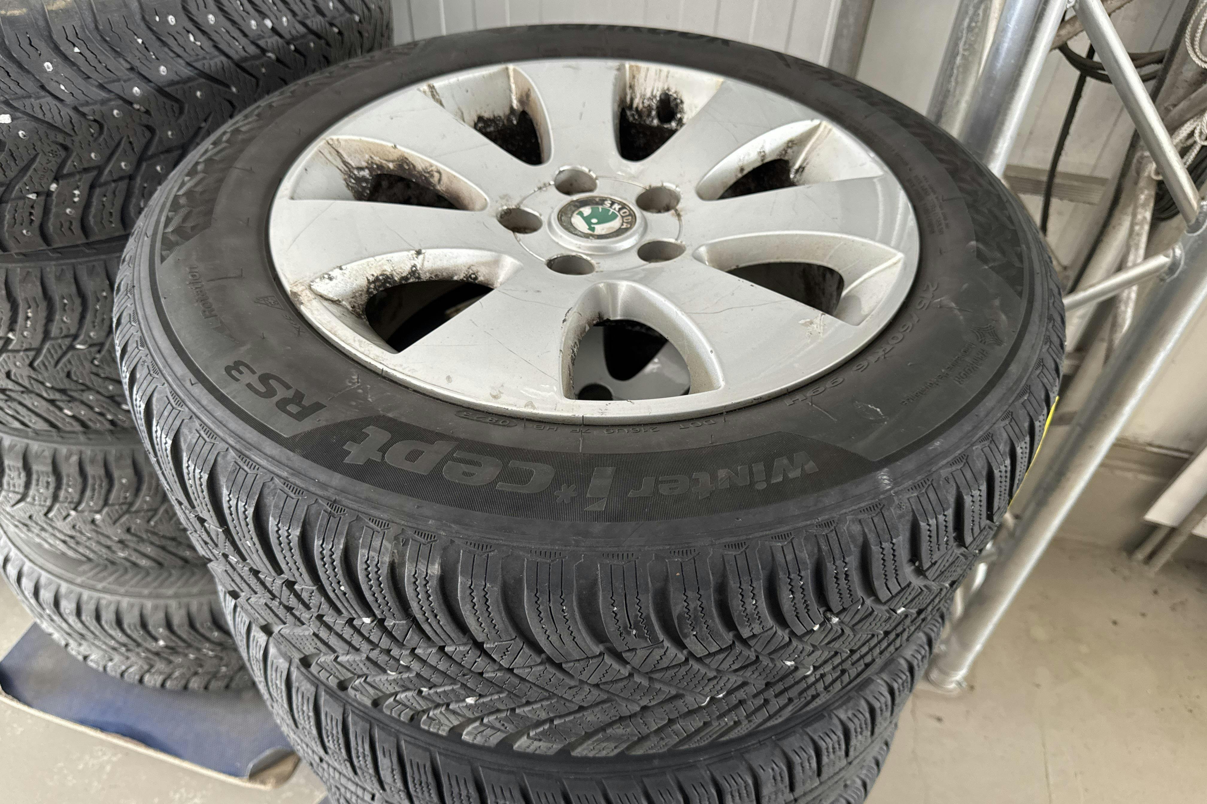 Vehicle Image 14