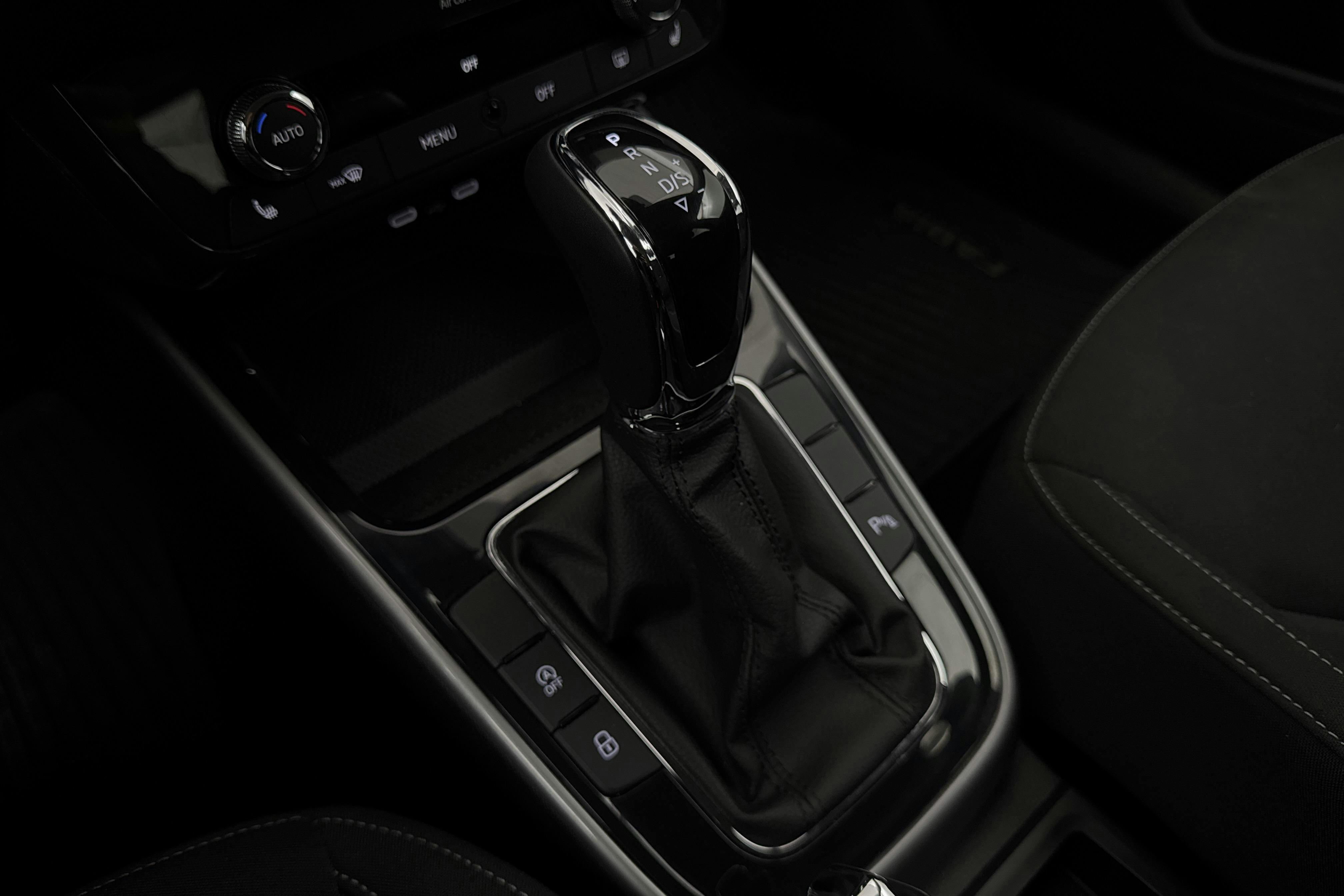 Vehicle Image 14