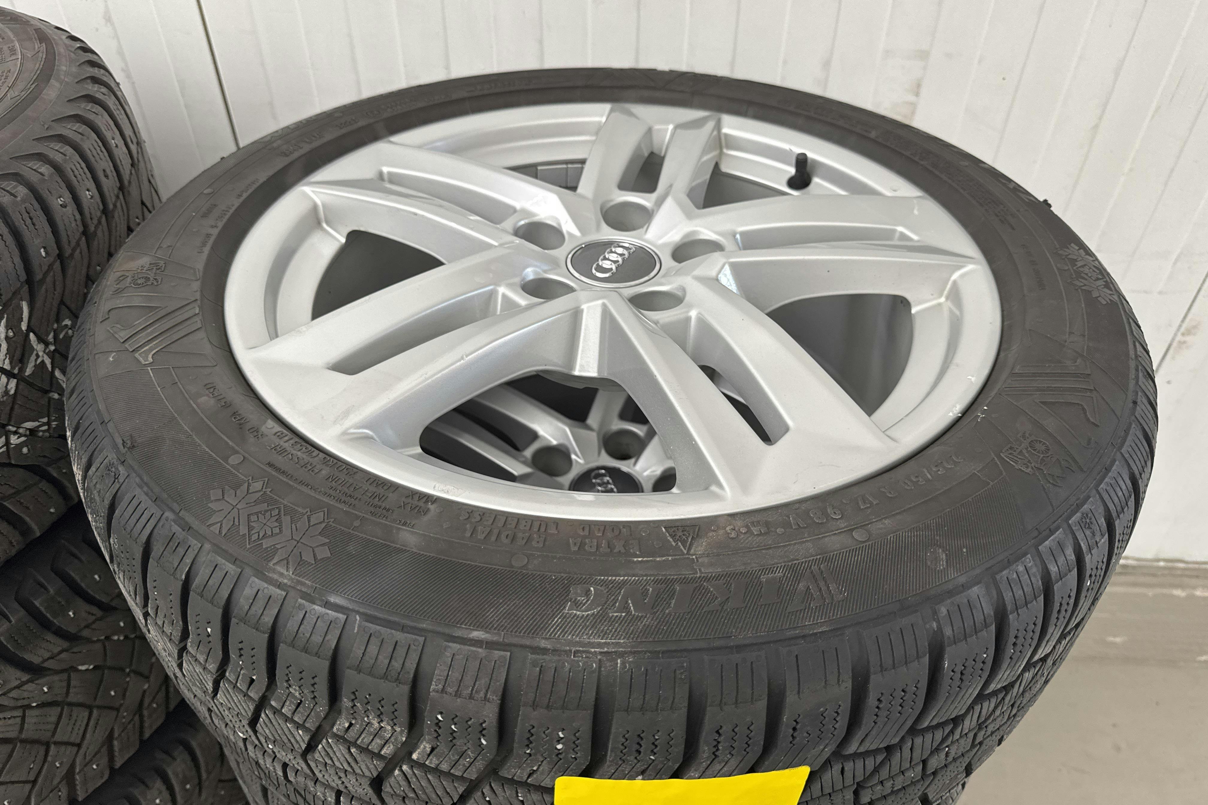 Vehicle Image 17