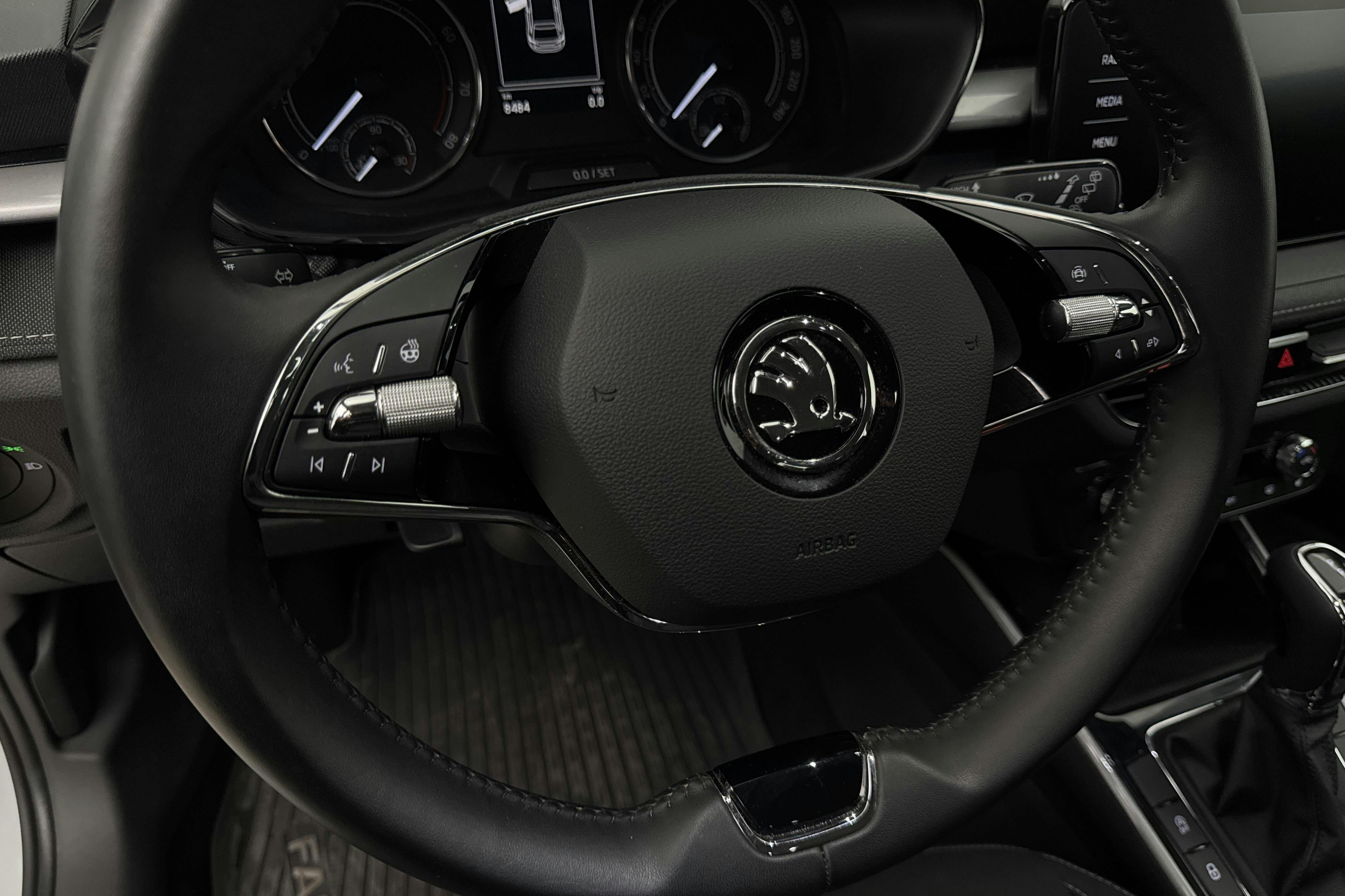 Vehicle Image 15