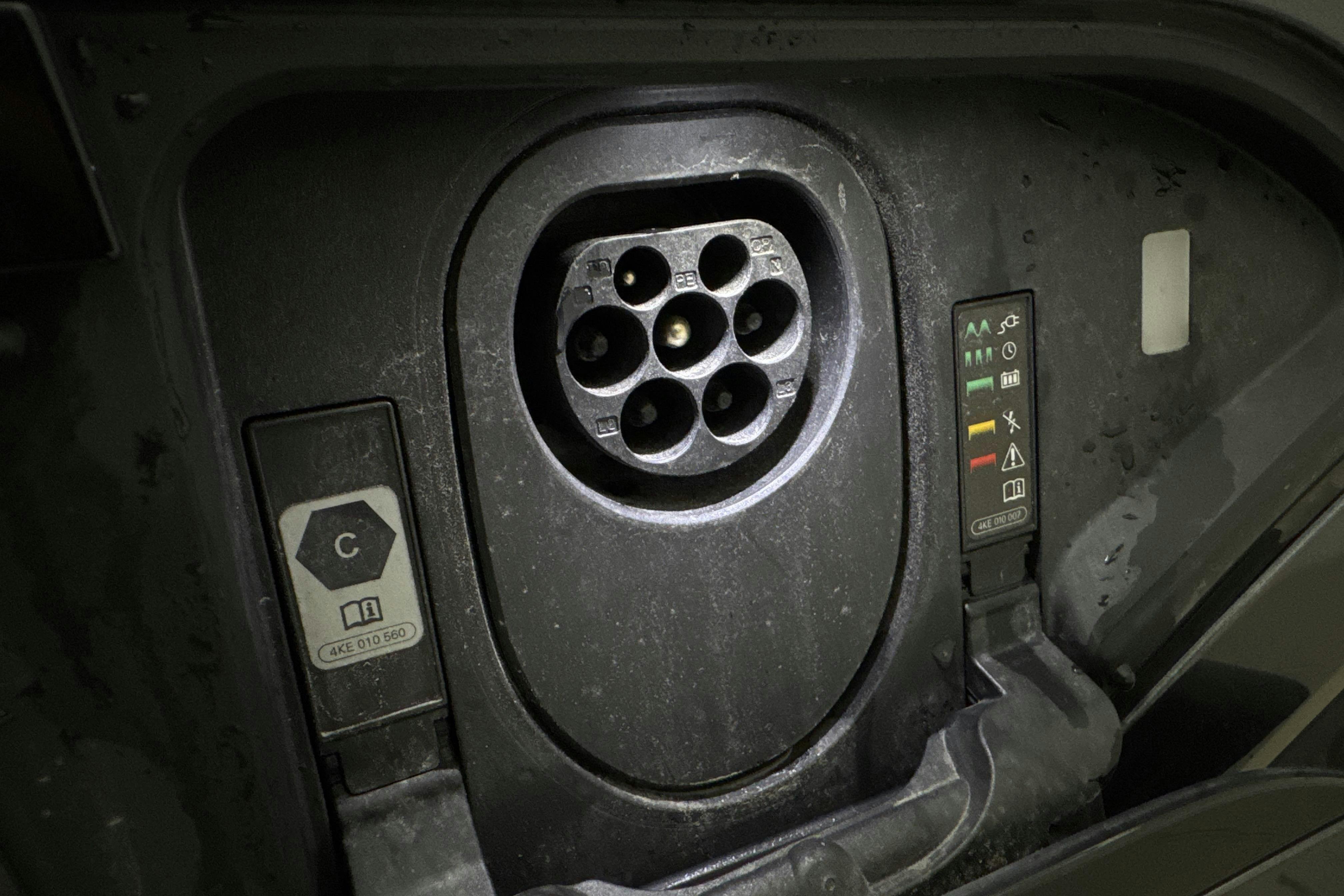 Vehicle Image 23