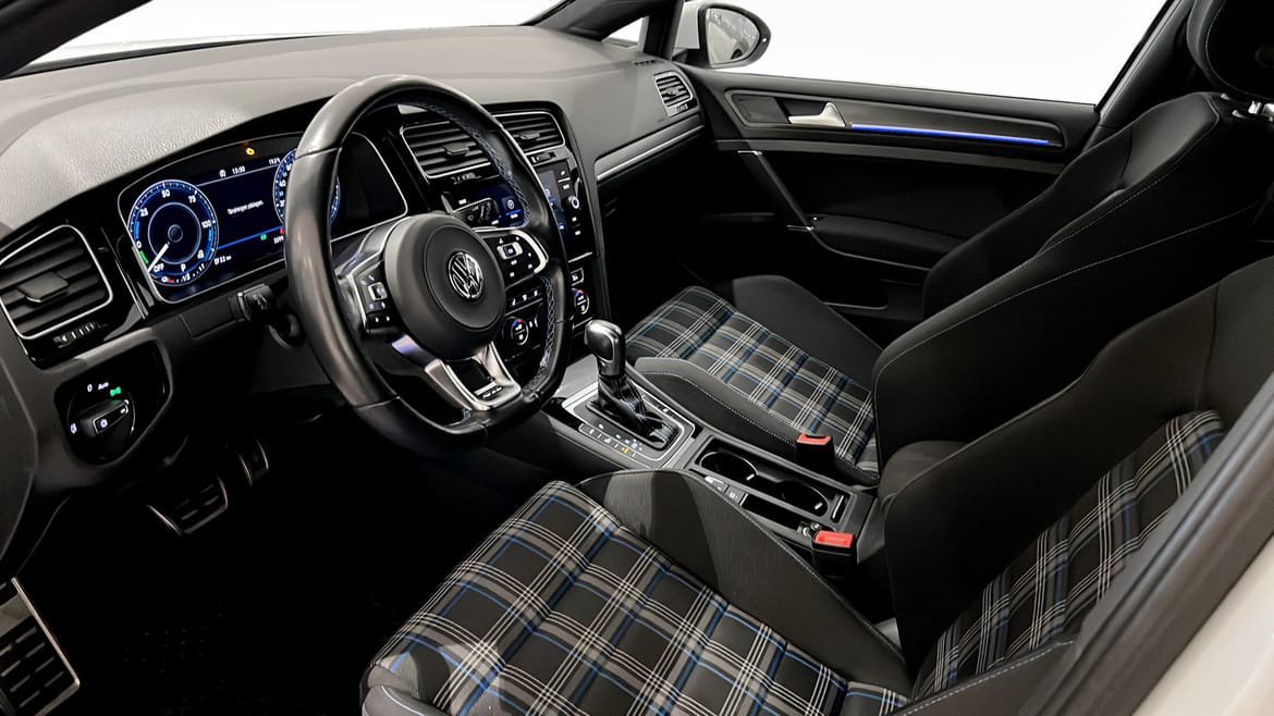 Vehicle Image 7