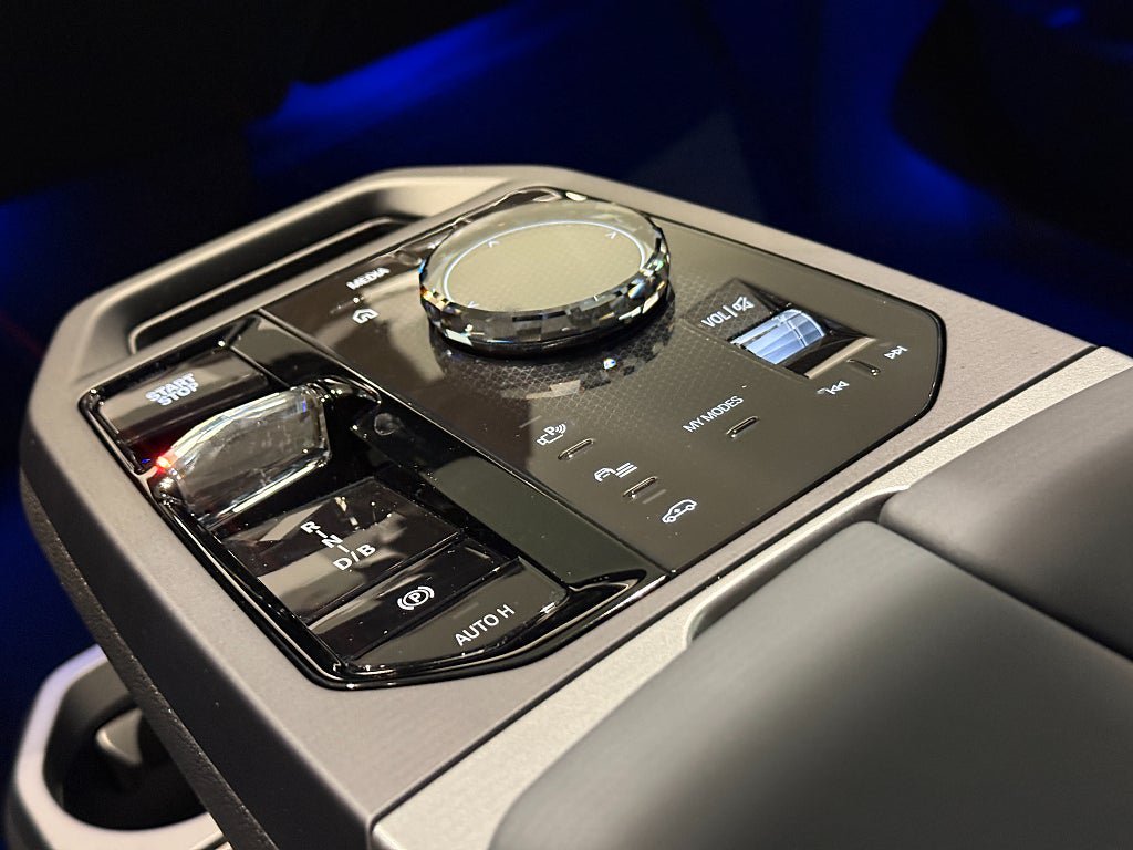 Vehicle Image 18