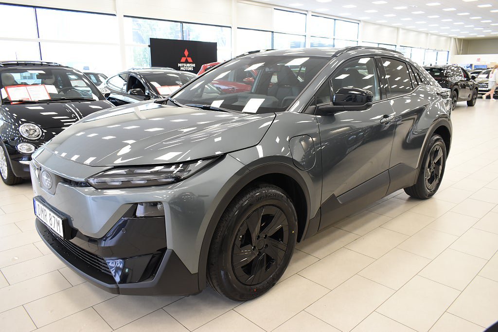 Vehicle Image 2