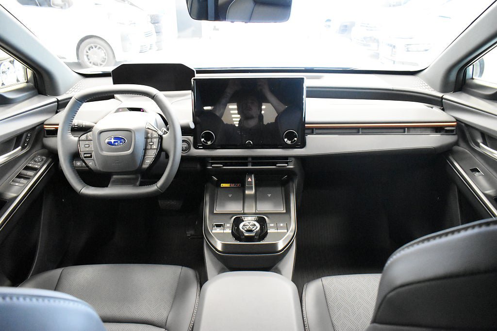Vehicle Image 11