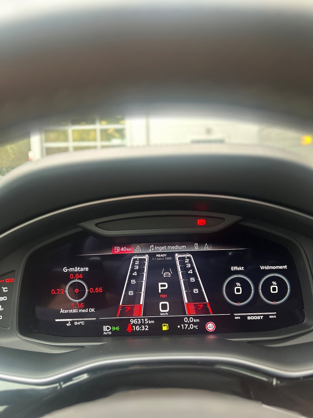 Vehicle Image 32
