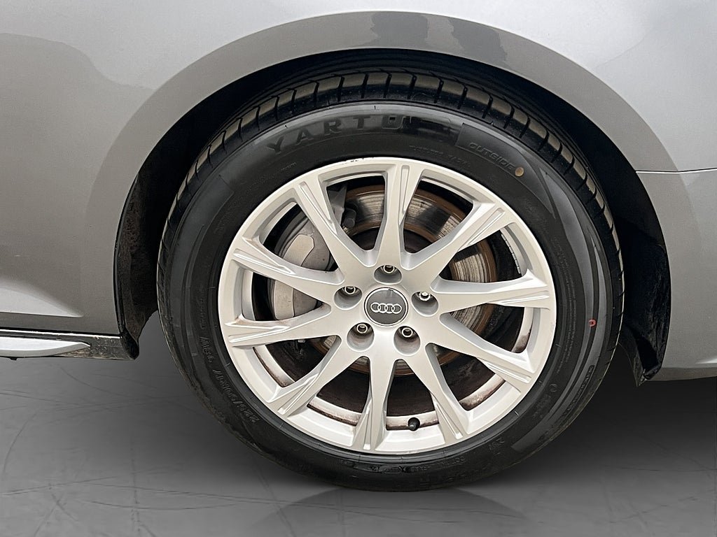 Vehicle Image 30