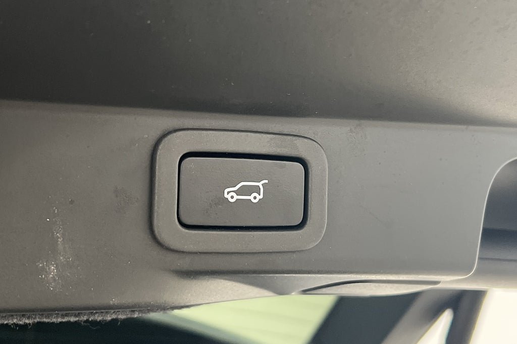 Vehicle Image 32