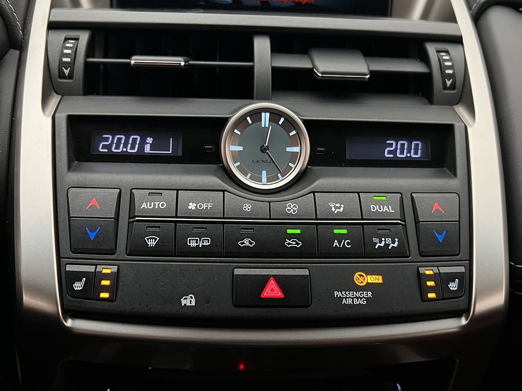 Vehicle Image 23