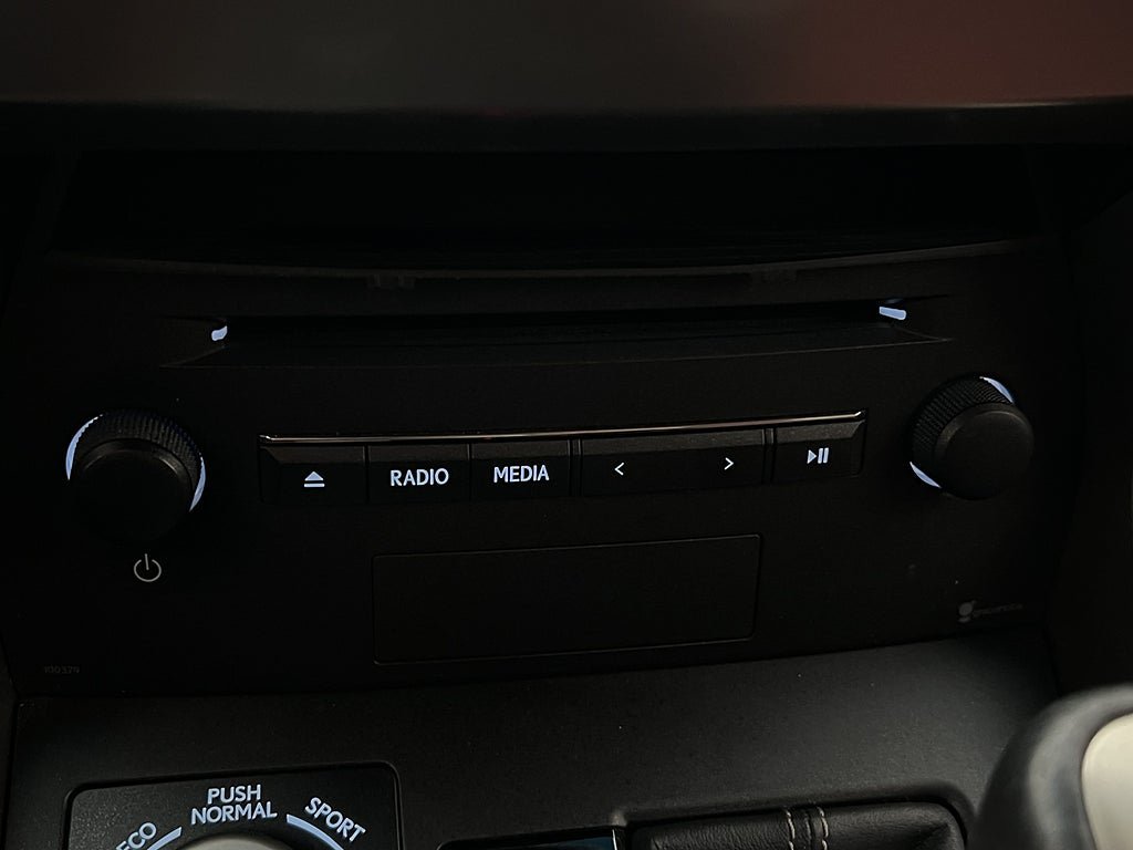 Vehicle Image 24