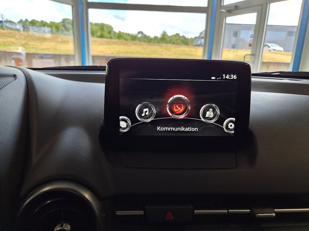 Vehicle Image 12