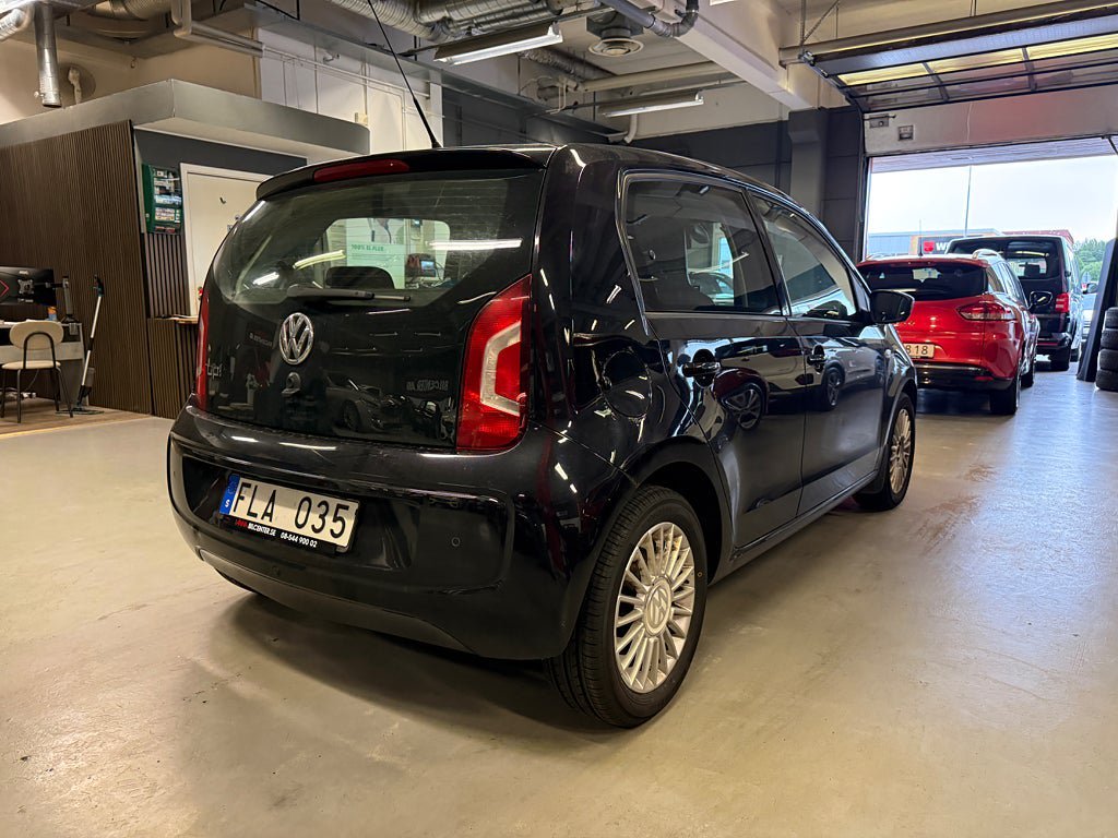 Vehicle Image 6