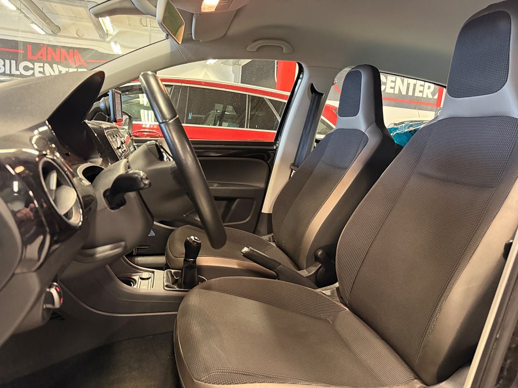 Vehicle Image 12